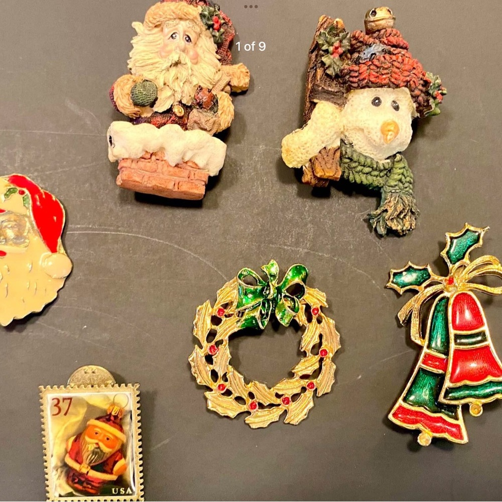 7 Piece LOT of Festive Christmas Pins - Santa, Snowman, Wreath, Bells